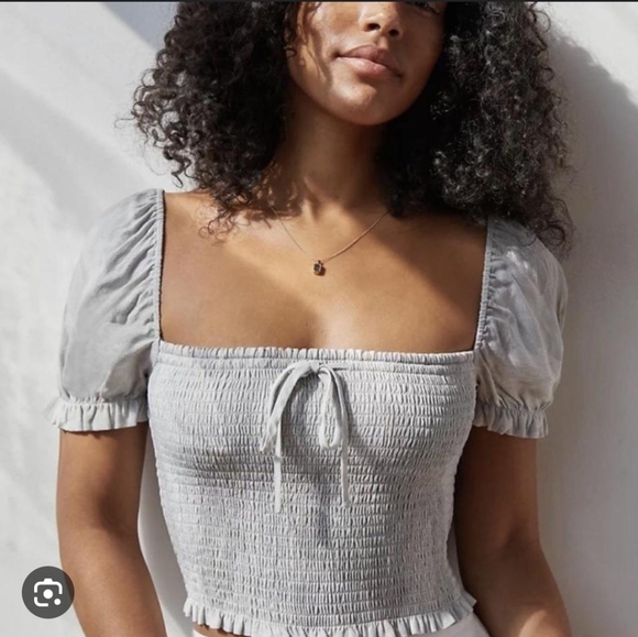 Aritzia Wilfred Smocked Cropped Blouse - Picture 3 of 4